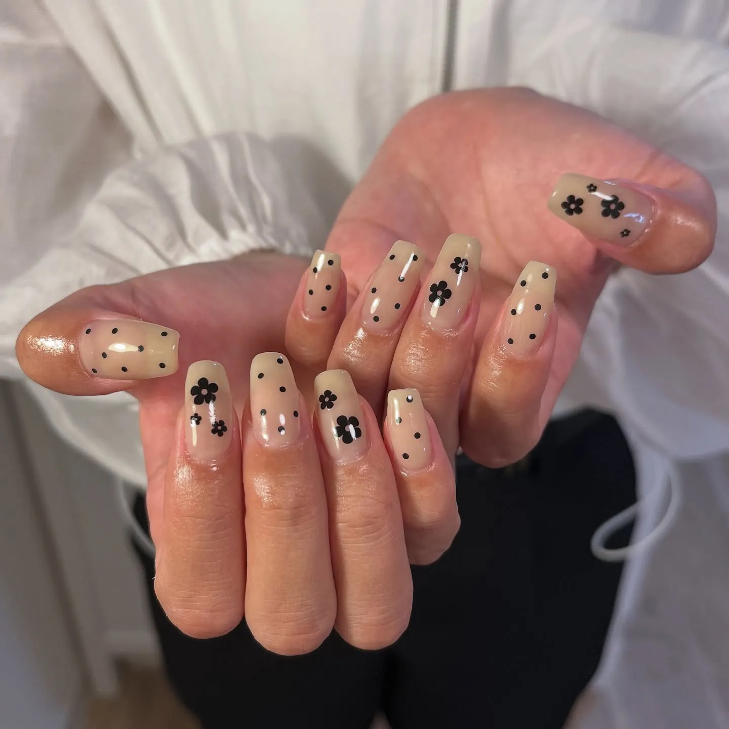 ベージュ×ブラックドット☁️