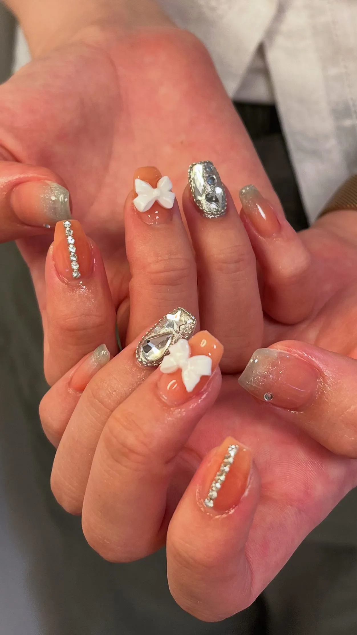 ピンクオレンジ×みずいろが夕やけカラーでかわいかったです☺️...