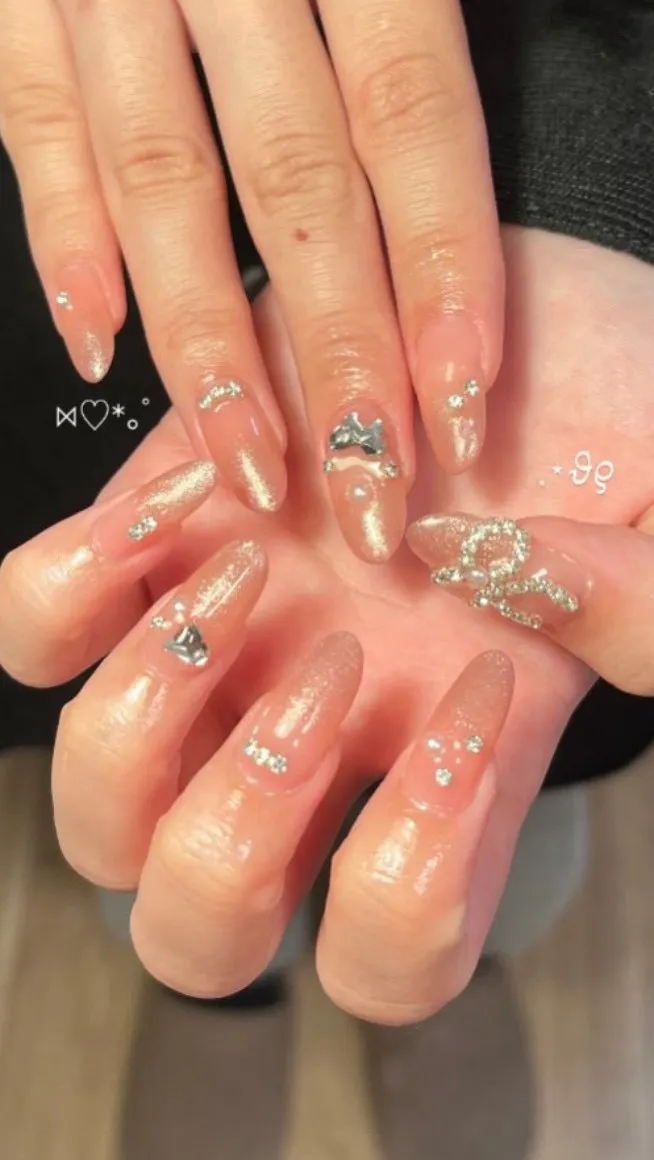 ピンクベースに先端マグネット ダイヤチェーンでリボン🎀✨