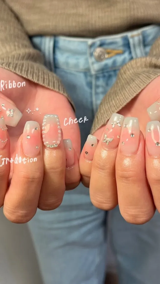 チーク×うっすら水色グラデーション🫶🏼