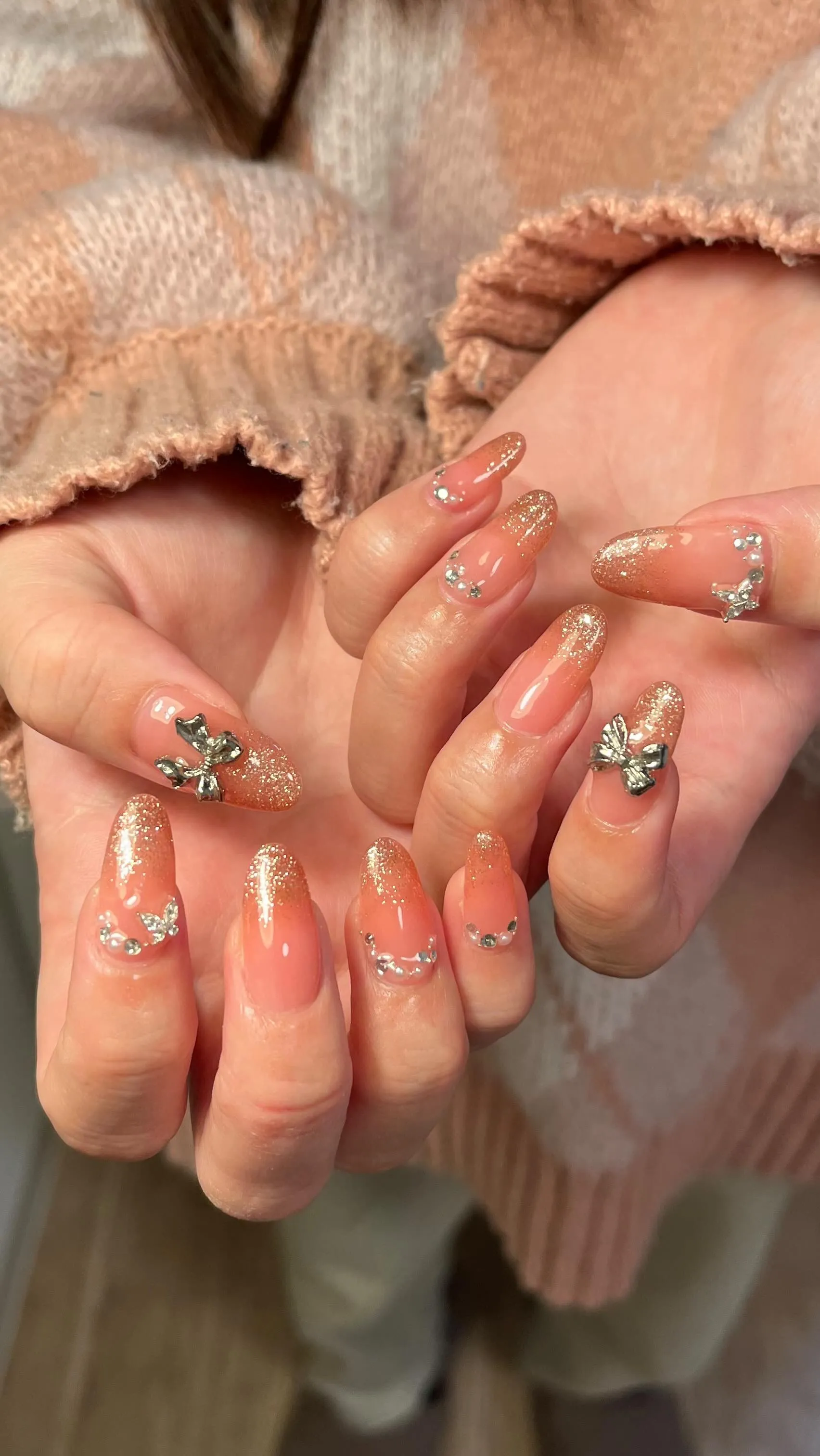 ラメダイヤパールをたくさん散らばせたデザイン🎀✨